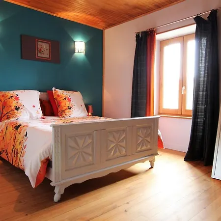 Gite Familial Avec Cour Privee, Terrasse Ombragee Et Chambre Independante Pres Du Puy-en-velay - Fr-1-582-31 펜션 *